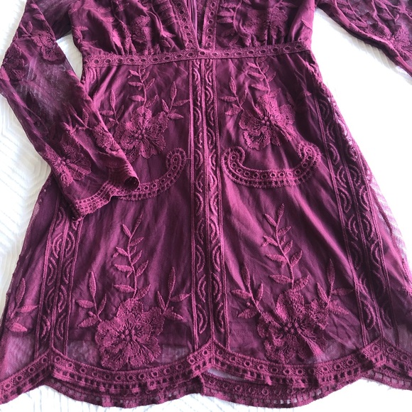 Lace Dress - Picture 6 of 7